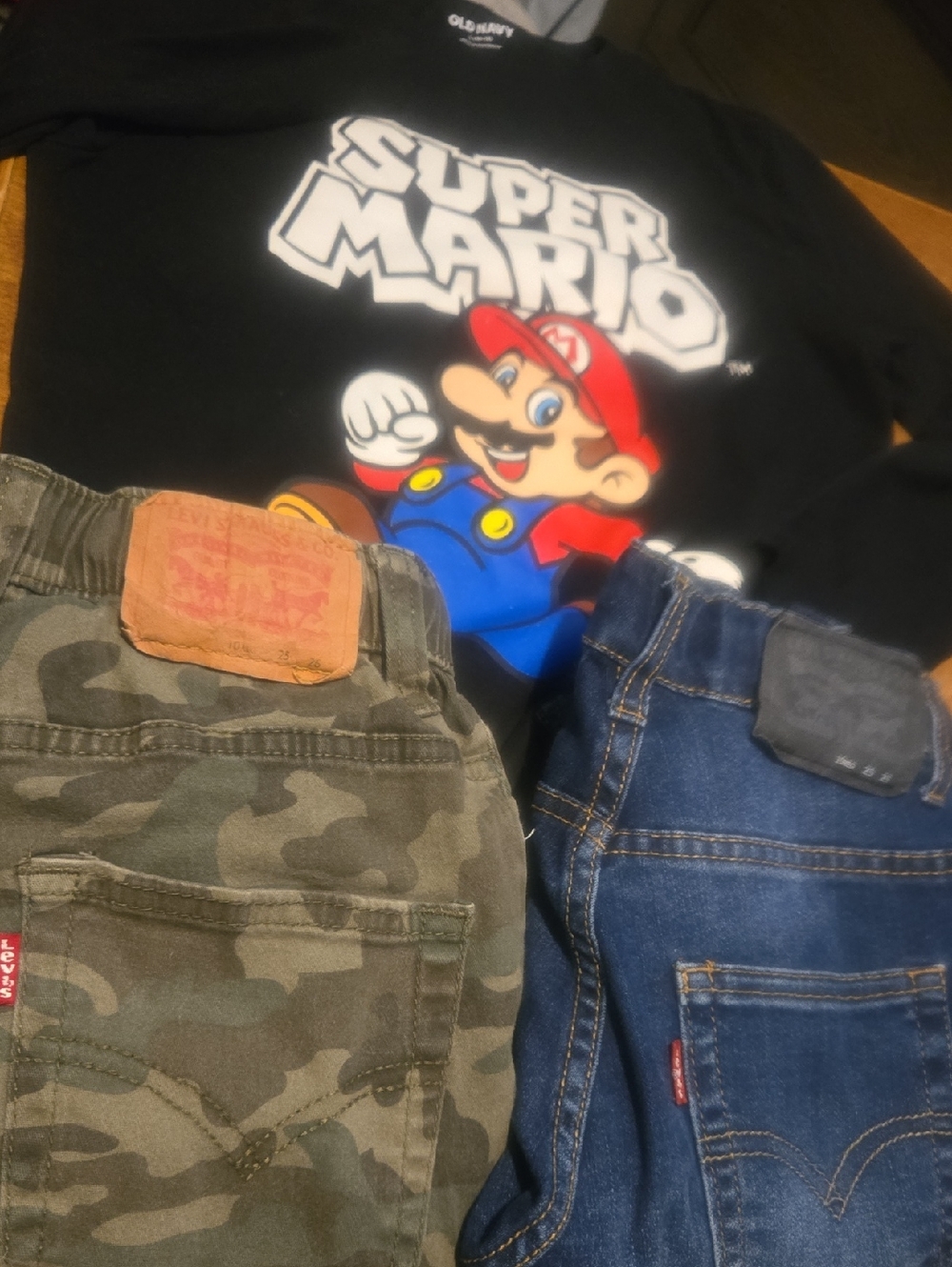 Levi's Lot With Bonus Mario Tee